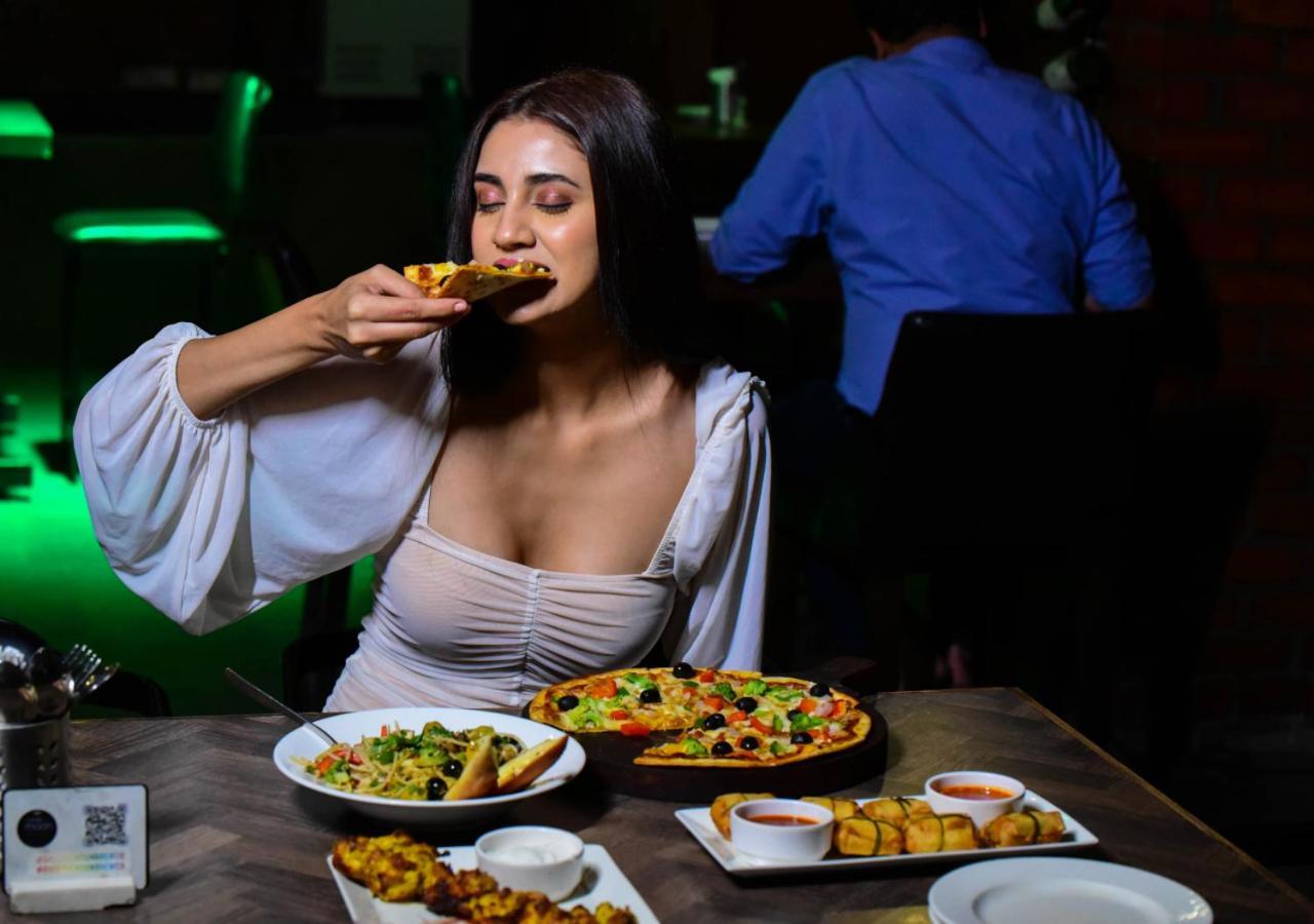 Bloom Hotel - Gachibowli Haydarabad Dış mekan fotoğraf