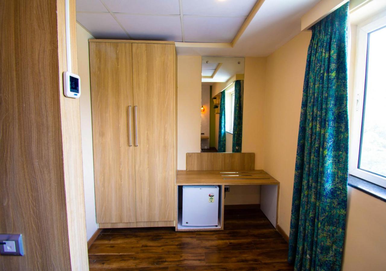 Bloom Hotel - Gachibowli Haydarabad Dış mekan fotoğraf